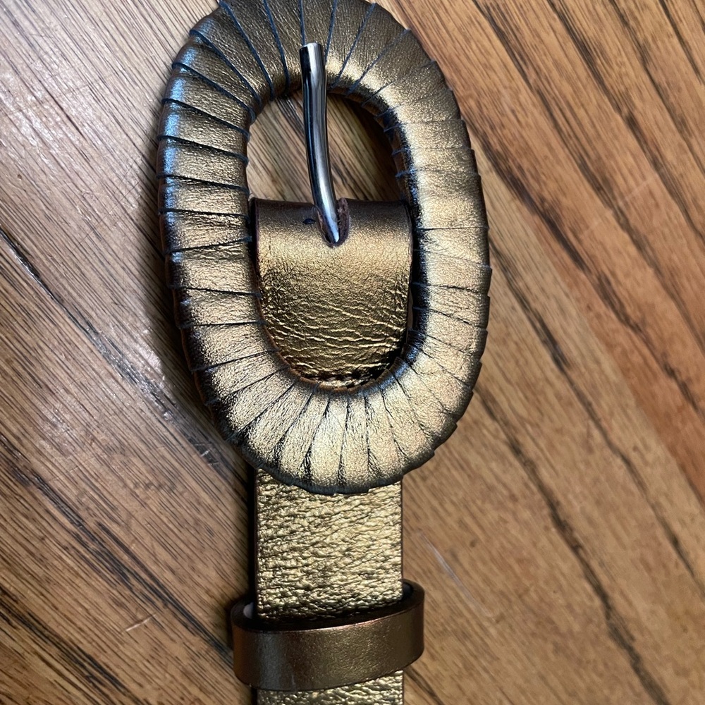 Tanner/Italianmade Golden Metallic Leather Belt w/Oval Buckle Wrapped /leather
